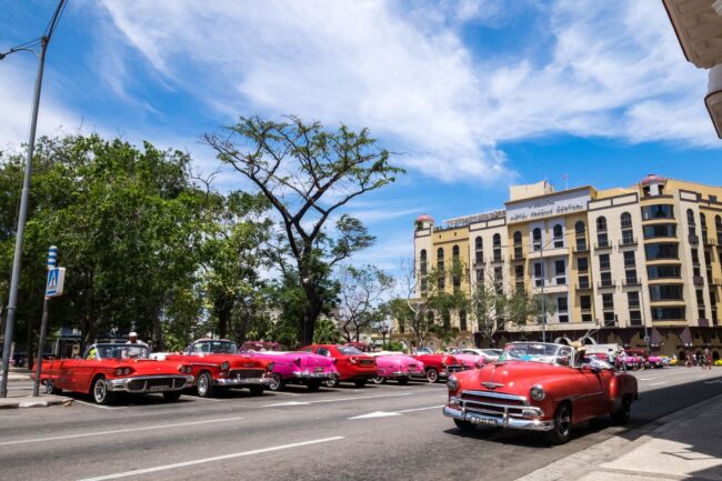 ロングバケーションのドラマでスーパーボールを投げたシーンのロケ地のマンションはどこ?現在の状況を調査!